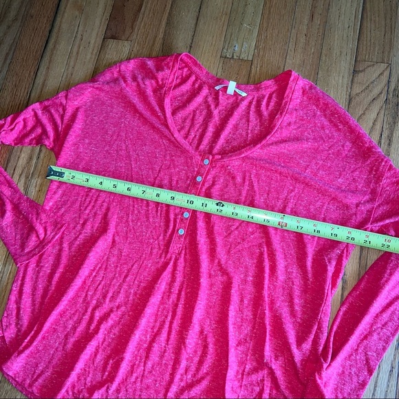 46 Victoria’s Secret sleep top - Picture 3 of 6